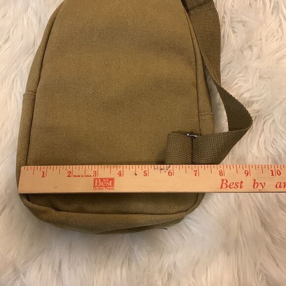 Westend canvas sling bag crossbody with adjustable strap (crosspost unisex) - Picture 3 of 12